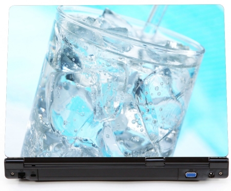 Woda z lodem drink - naklejka na laptopa lapka - kod ED682